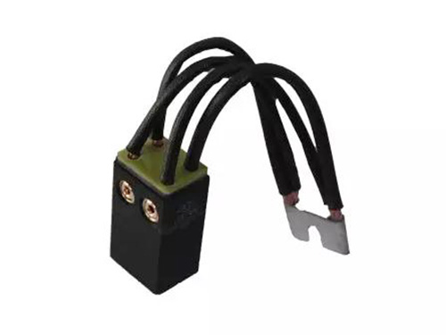 碳刷和滑环间工作面的磨损有两种